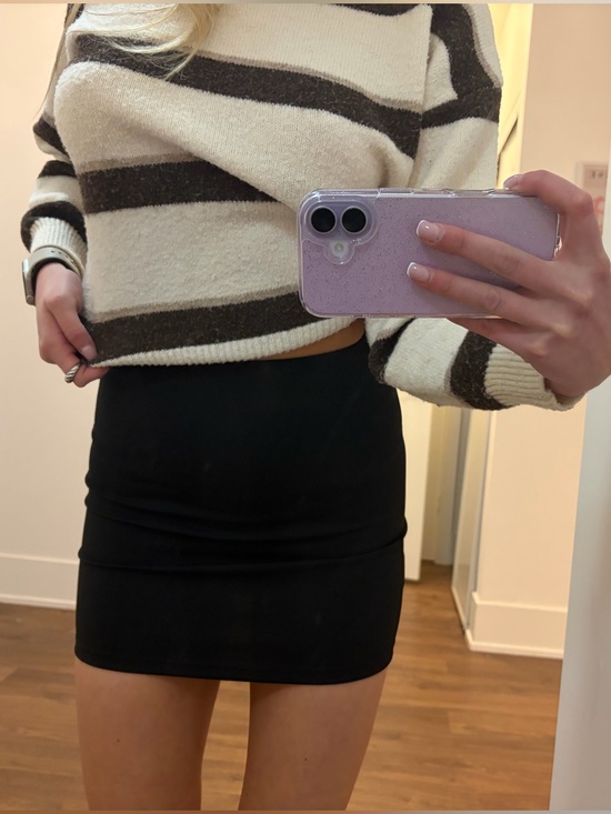 Dresses & Skirts - Black Bodycon Pencil Mini Skirt XS